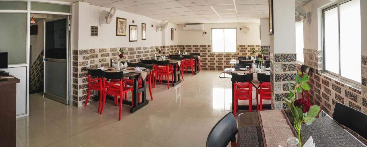 Hotel Heritage Koch Bihar Экстерьер фото