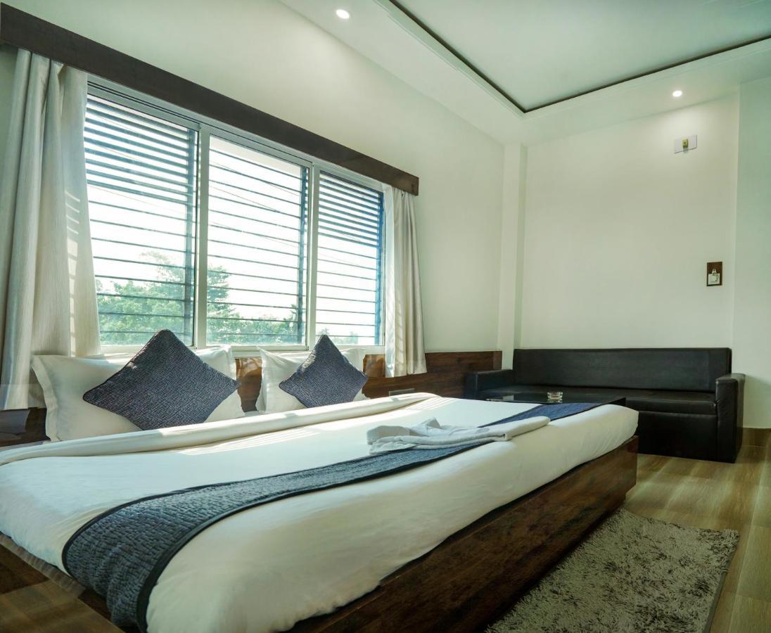 Hotel Heritage Koch Bihar Экстерьер фото