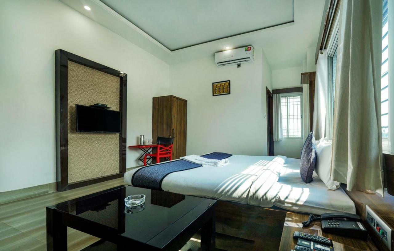 Hotel Heritage Koch Bihar Экстерьер фото