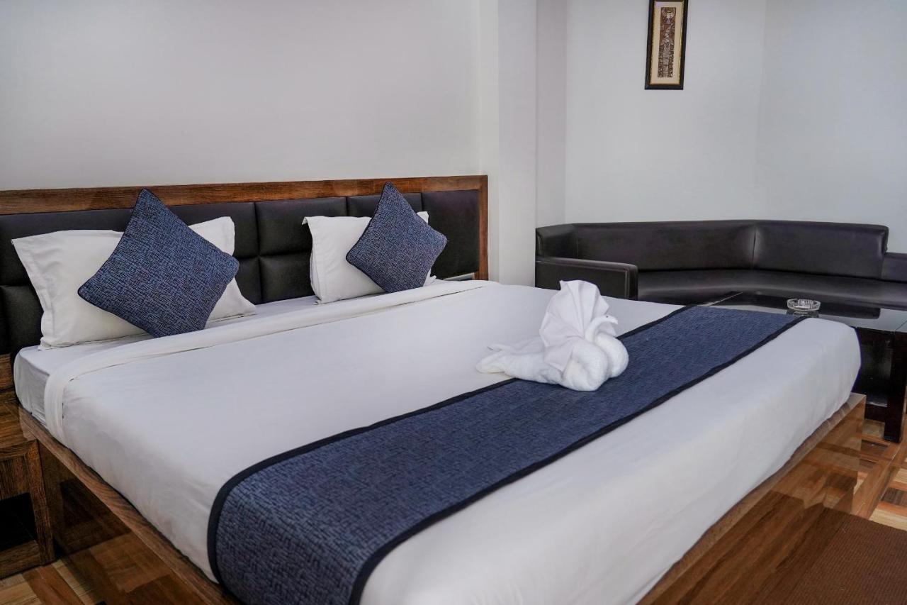 Hotel Heritage Koch Bihar Экстерьер фото